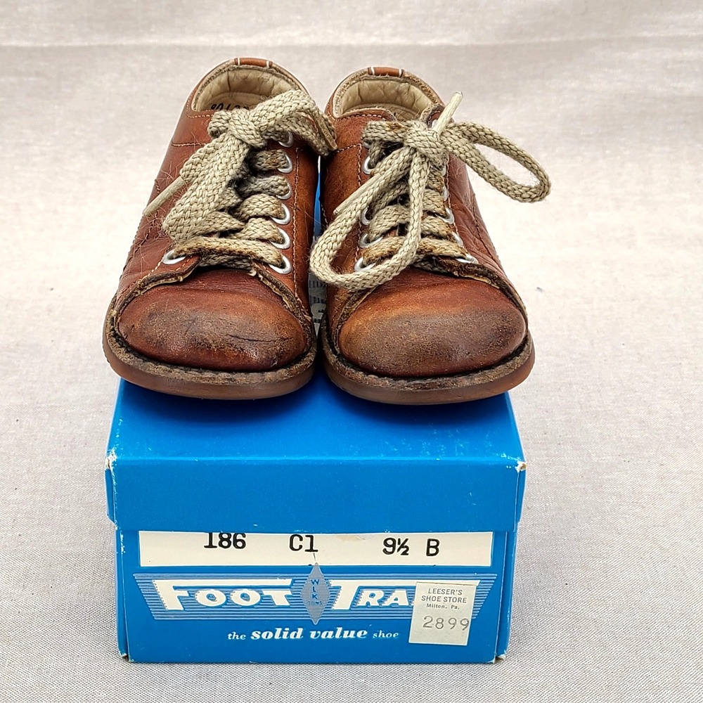 Foot Traits Toddler Vintage Shoes 9.5 B Brown USA Made Vibram soles in Box